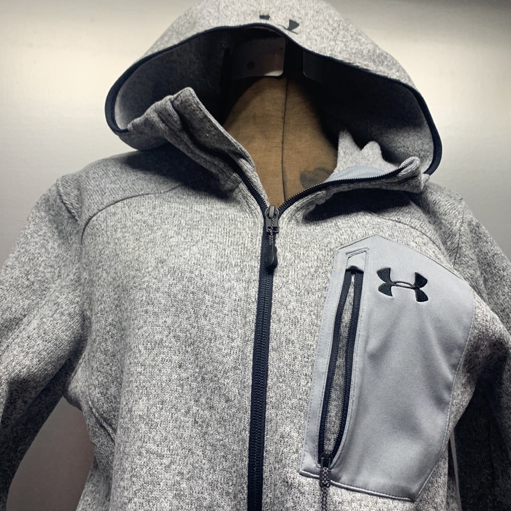 Cold gear under armour hoodie Childs jacket heather grey. With kangaroo pocket